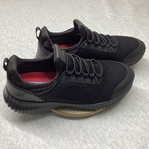 SKECHERS SLIP RESISTANT  77260W WOMEN’S WORK SHOES WIDE-FIT SIZE: 8 COLOR: BLACK